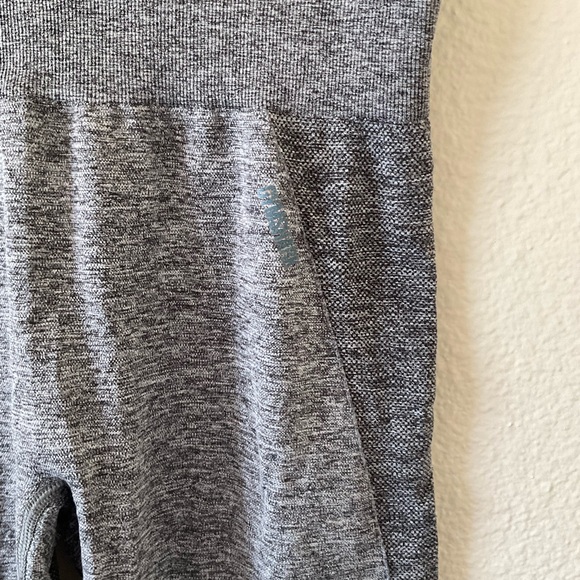 Gymshark dark gray leggings, excellent condition - Picture 2 of 8